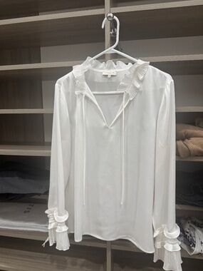 Elegant ruffle blouse